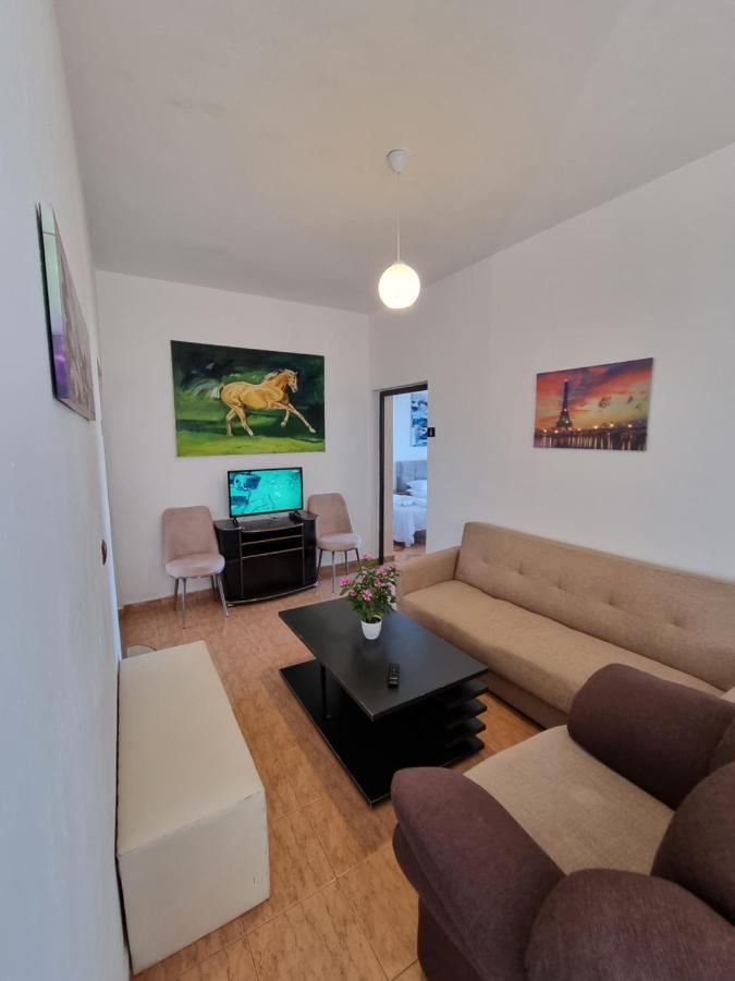 Guest House Vila Elezi Durrës Eksteriør billede